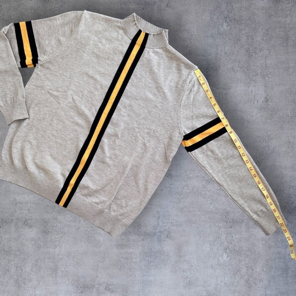 Stylish Gray Sweater with Yellow and Black Stripes - Picture 10 of 11